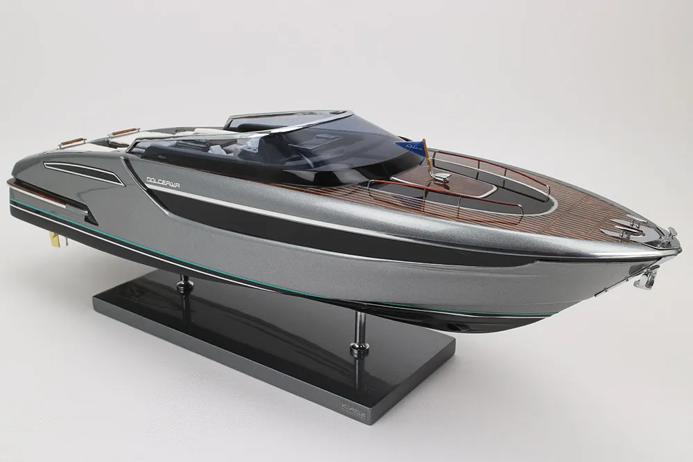 RIVA DOLCERIVA (Grey Shark) – Bild 3